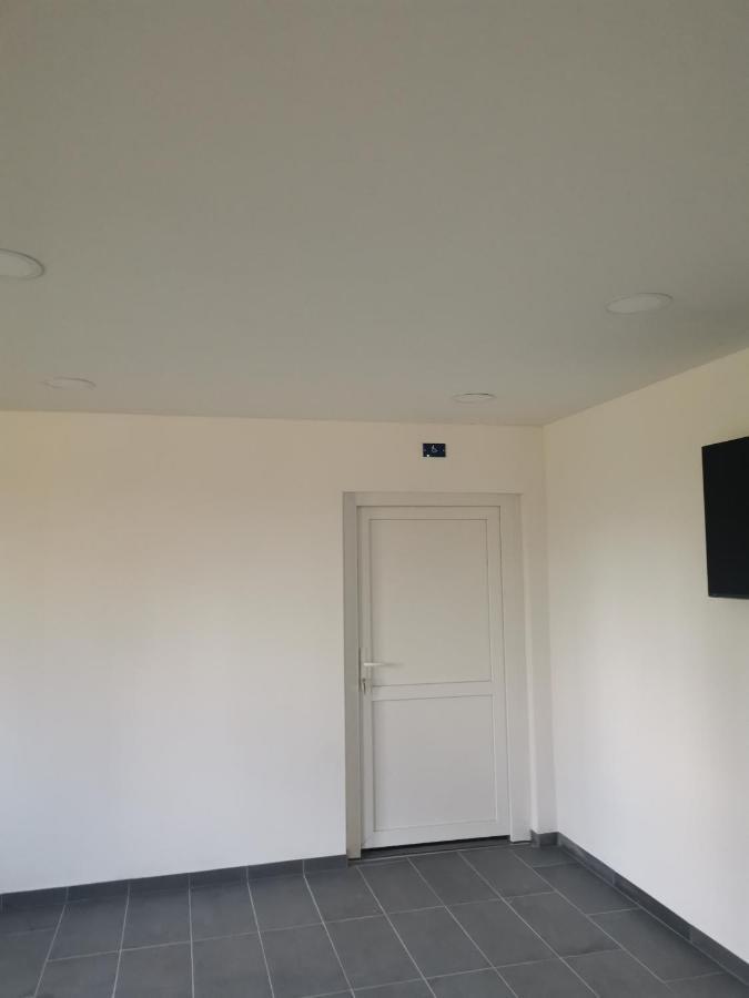 Podlovics Tanya Panzio Apartment Kemecse Ngoại thất bức ảnh