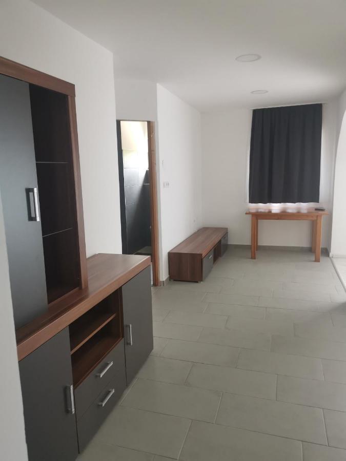 Podlovics Tanya Panzio Apartment Kemecse Ngoại thất bức ảnh