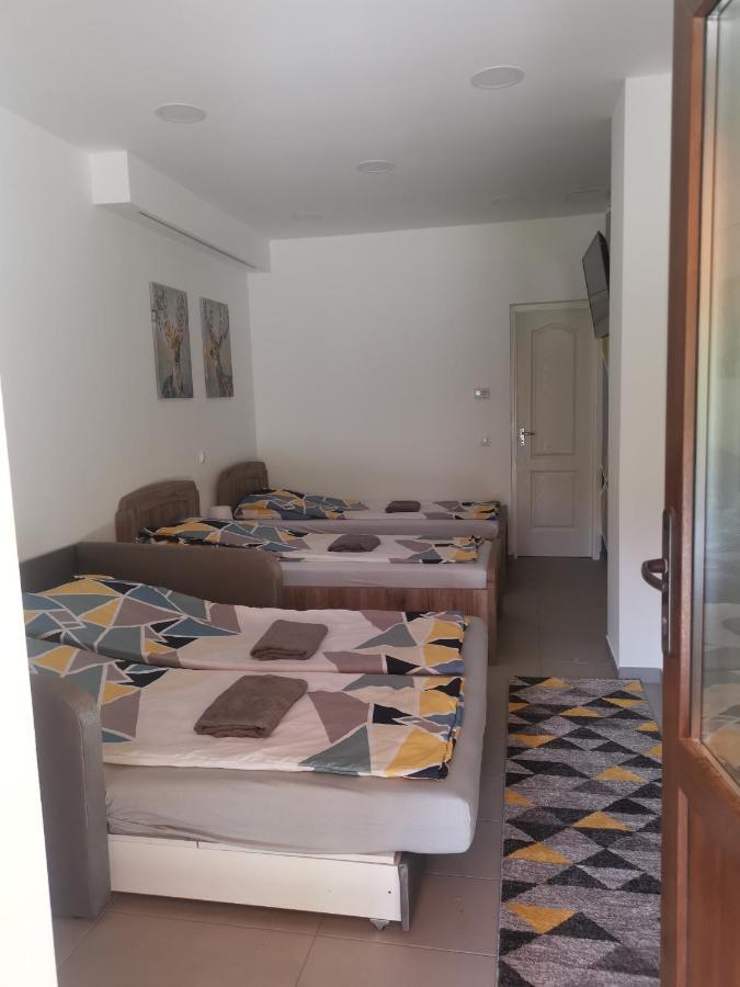 Podlovics Tanya Panzio Apartment Kemecse Ngoại thất bức ảnh