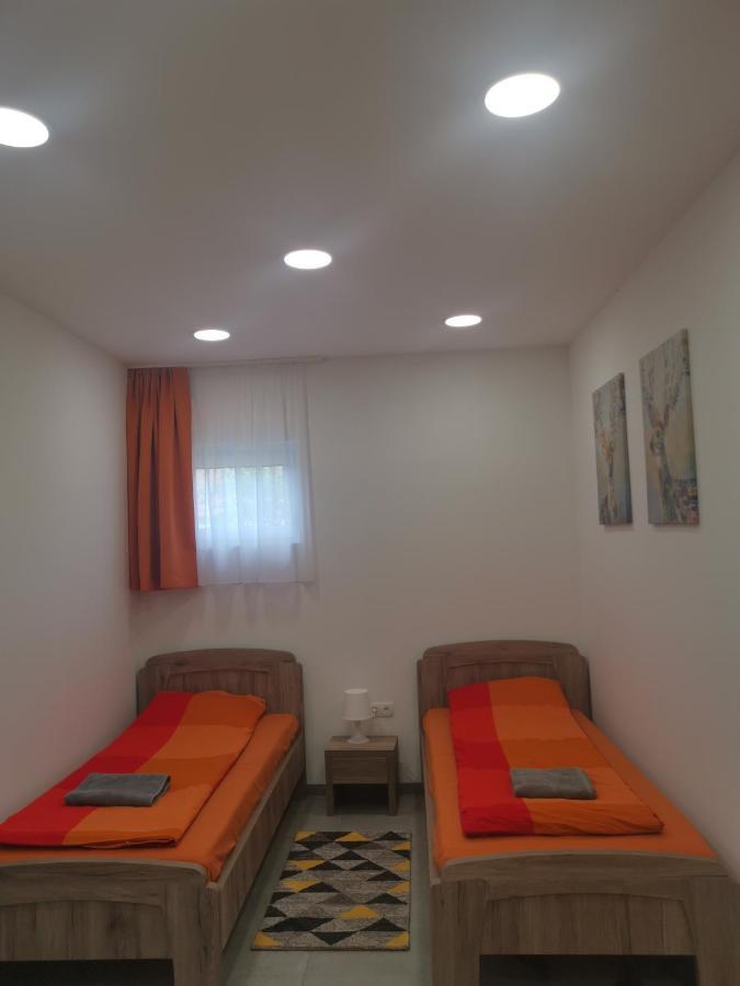 Podlovics Tanya Panzio Apartment Kemecse Ngoại thất bức ảnh