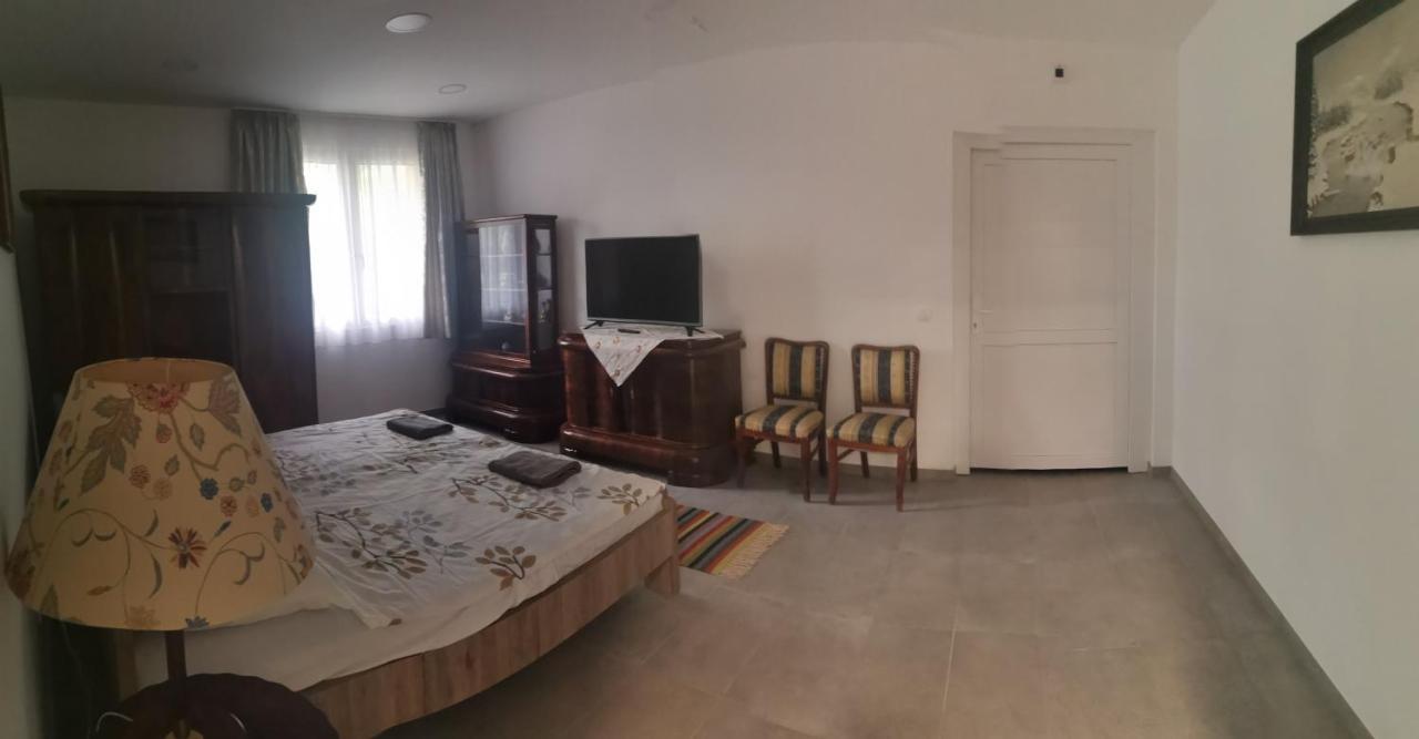 Podlovics Tanya Panzio Apartment Kemecse Ngoại thất bức ảnh